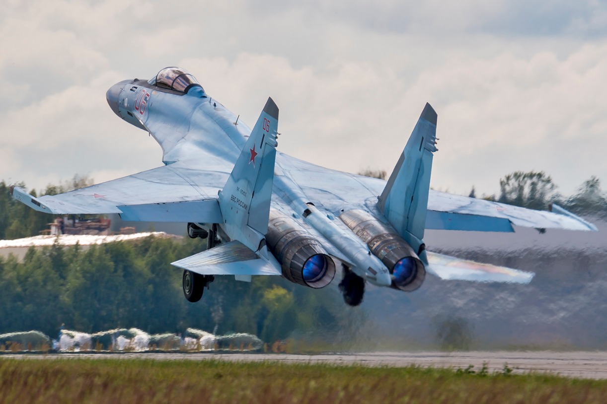 Su-35 Flanker Fighters from Russia Keep 'Dropping Like Flies' over Ukraine  | The National Interest